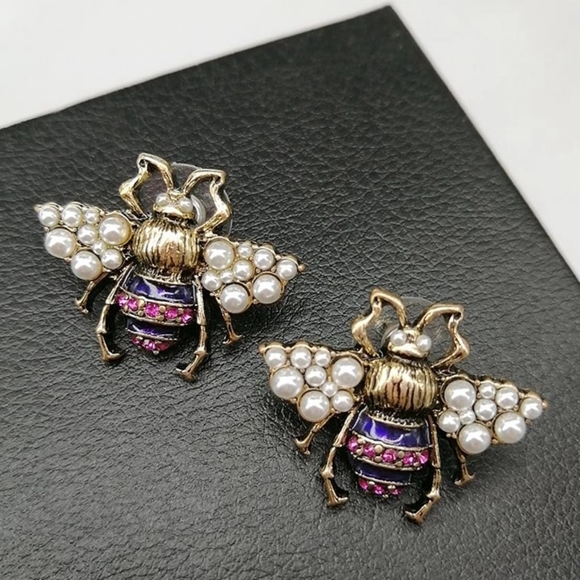 Lana Bean Jewels Jewelry - Fabulous bee stud earrings